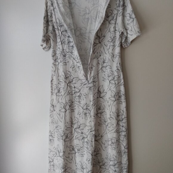 Amish Mennonite Cape Dress 39"B 34"W White Black Floral Linen-Like - Picture 10 of 11